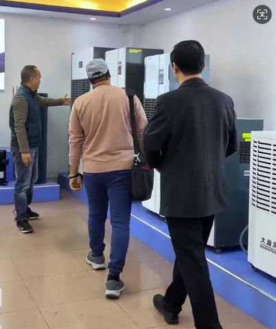 Últimas noticias de la empresa sobre Visita del cliente a nuestra empresa después del Año Nuevo Chino